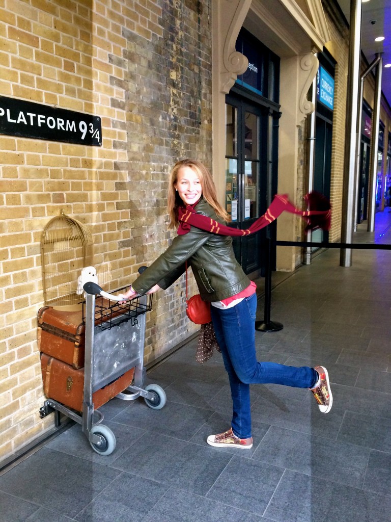 My Harry Potter fan moment at Platform 9 34